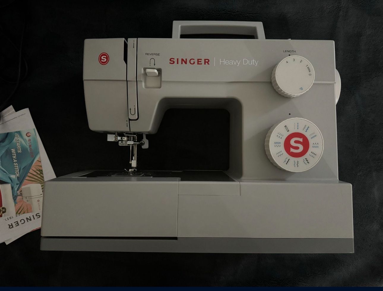 SINGER Heavy Duty Sewing Machine 