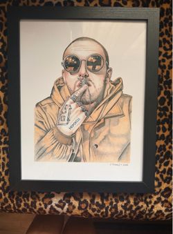 Original Mac Miller drawling In frame