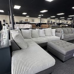 L Shape Sectional. 🚚WE DELIVER🚚