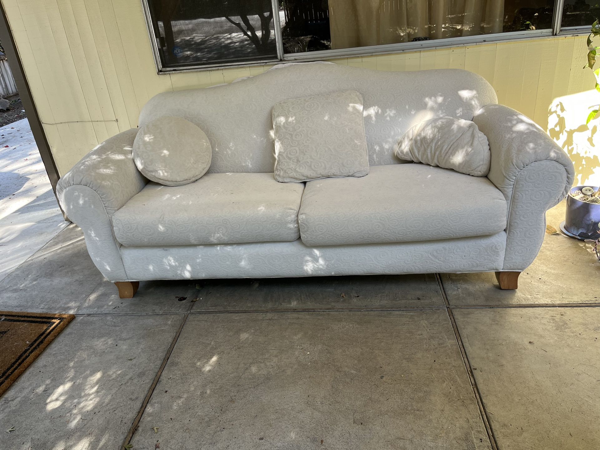 Matching White On White Sofa & Loveseat