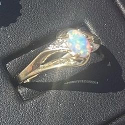 10k Gold Opal & Diamond Ring
