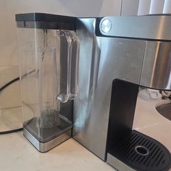 $50 Keurig Coffee Maker - LIKE NEW (excellent condition) - moving sale!
