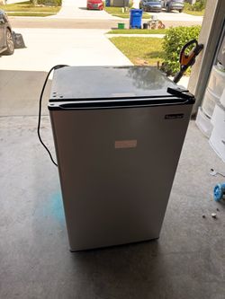 Mini fridge