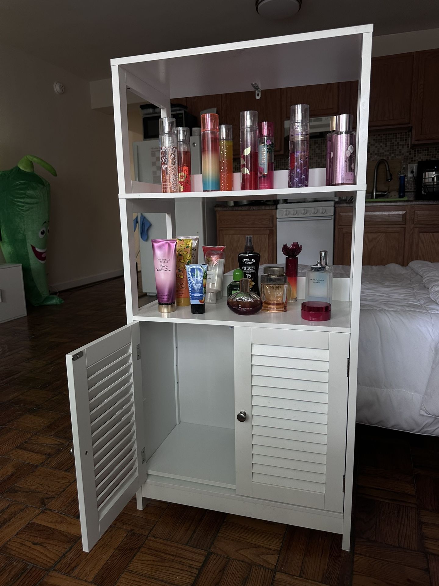 Storage Cabinet / Perfume Organizer