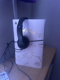 PS5 Ghost of Yōtei Gold Limited Edition Bundle + Matching Controller