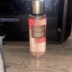 Victoria Secret’s Strawberries & Champagne Fragrance Mist
