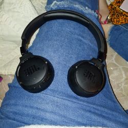 JBL Bluebooth Headphones