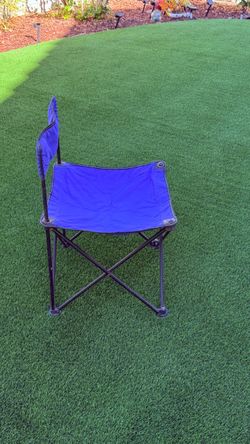 Foldable nylon chair