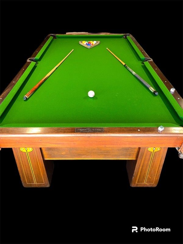 Brunswick 1910 Regina 9'Antique Pool Table