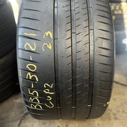 21” tire michelin 335/30/21 semi new with free installation $150