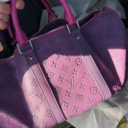 EX GOLD DIGGERS CLOSET. 