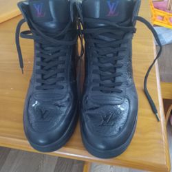 Louis Vuitton Authentic Sneaker