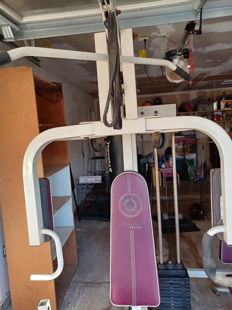 Golds Gym Competitor Series Home Gym for Sale in Bakersfield, CA OfferUp