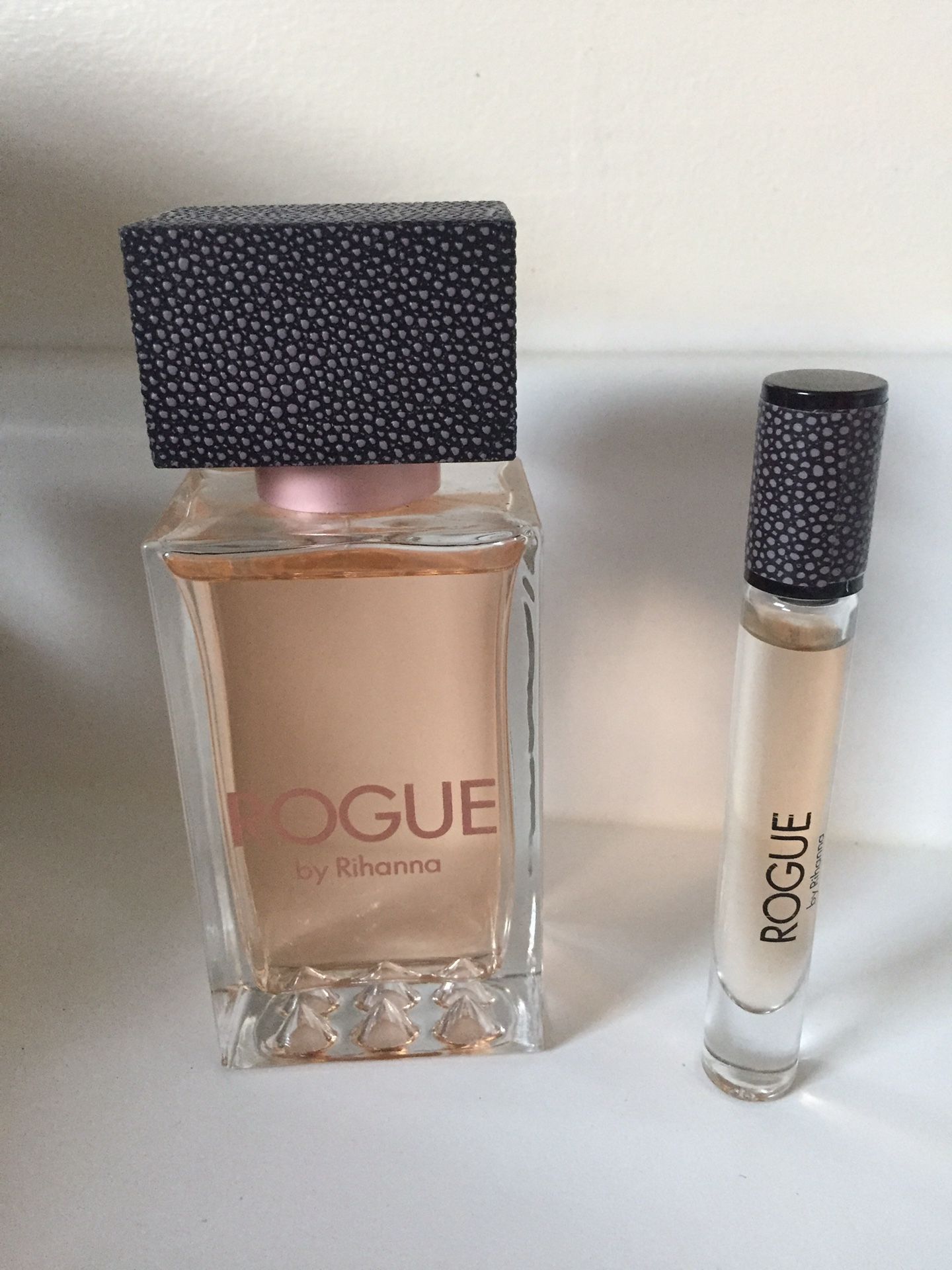 Rogue perfume by Rihanna