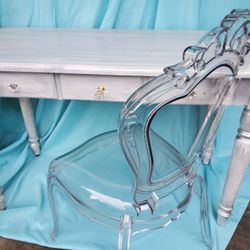 Beautiful Table With Chair 