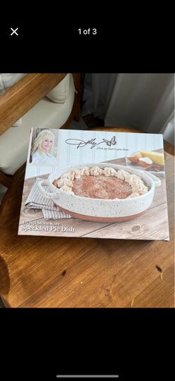 New 1.79-quart Stoneware Pie Dish
