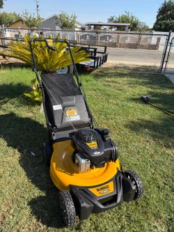 DEWALT
21 in. 150cc Briggs and Stratton 625ex Engine Rear Wheel Drive 2-in-1 Gas Self Propelled Walk Behind Lawn Mower