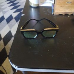 Louis Vuitton Glasses 