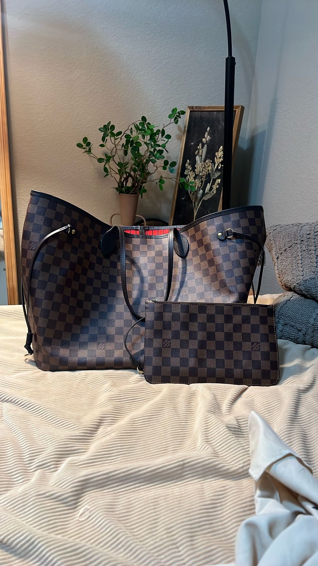 Louis Vuitton Neverfull GM Tote w/ Pouch - Authentic