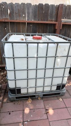 WATER CONTAINER /