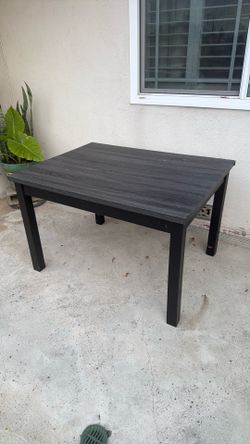 Medium size kitchen table