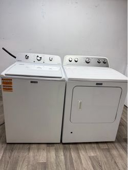 Maytag washer and gas dryer laundry set