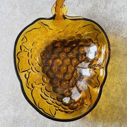 (2) Excellent Condition 1972 Vintage Grape Glass Bowl 