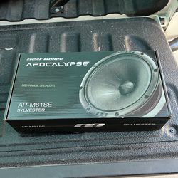 Deaf Bonce speakers