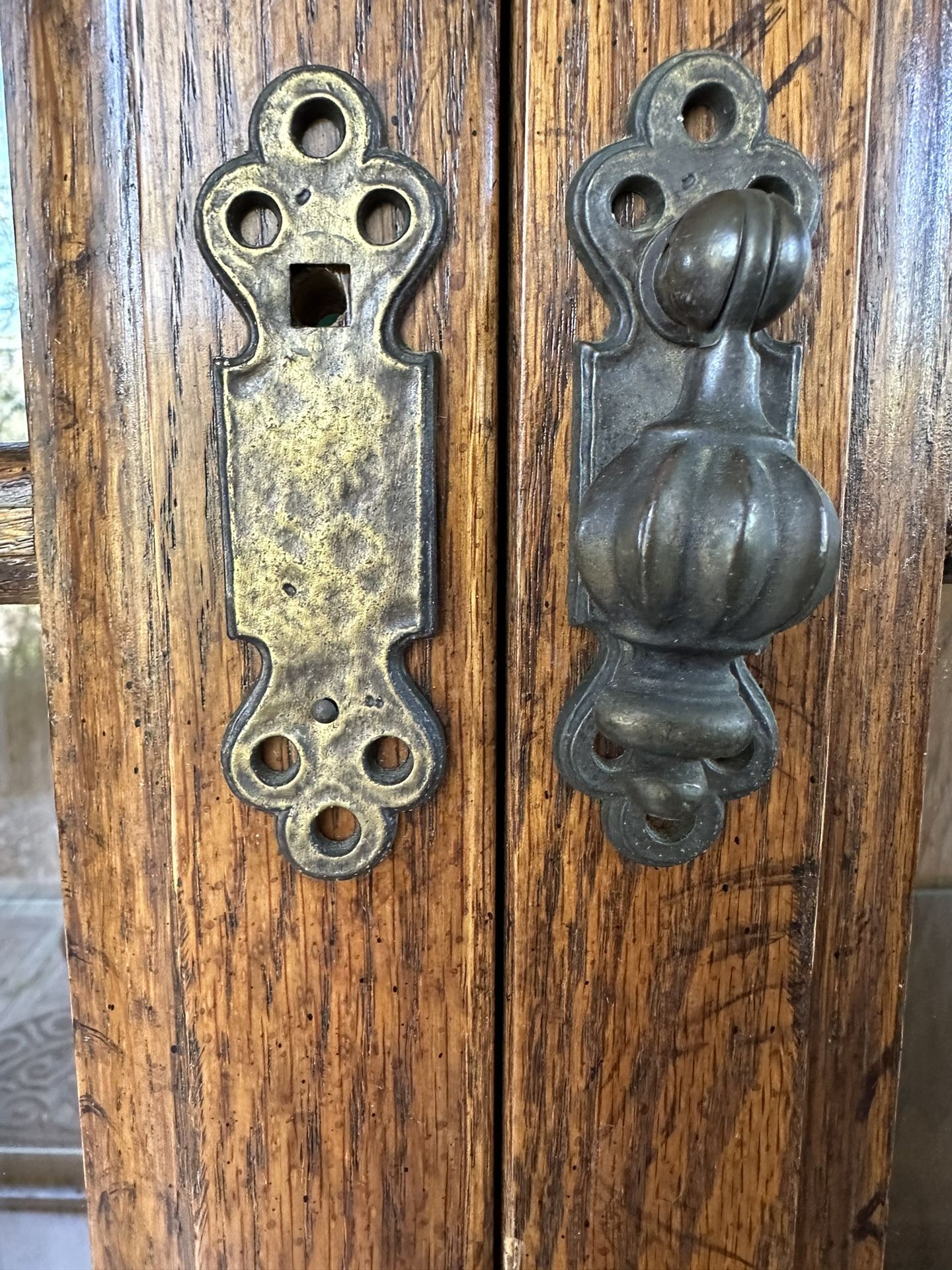 China Cabinet GORGEOUS -Bishopsgate Oak China Hutch By Drexel