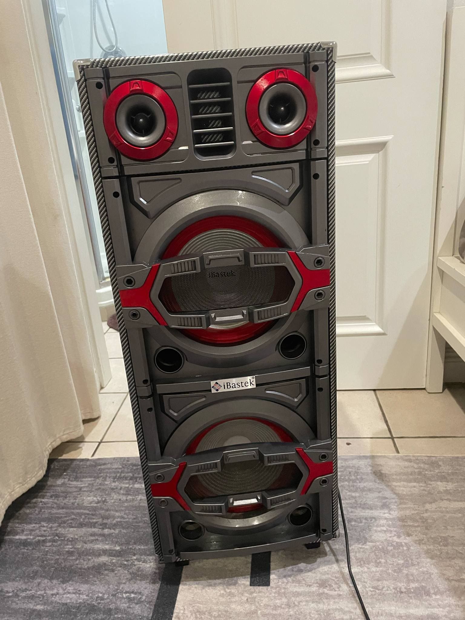 Bocina Bluetooth Ibastek Con Buen Audio De Sonido