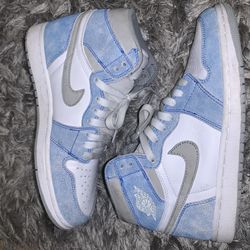 University Blue 1’s Size 8