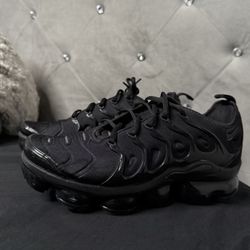 Nike Air Vapormax Plus 🖤