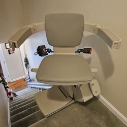BRUNO ELAN straight Stairlift 