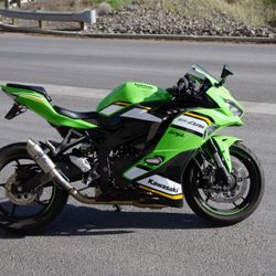 2025 Kawasaki Ninja ZX-4RR KRT Edition ABS  Clean Title