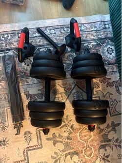 Adjustable dumbbell set