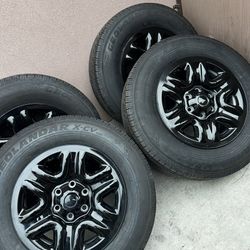 Rines y llantas YOKOHAMA 245/75R18 112T nuevas Originales para Tundra (Copas)