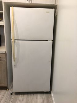 Free fridge -not cooling