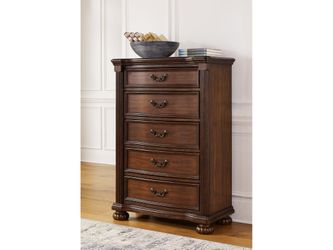 Lavinton Brown Chest of Drawers