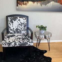 Armchair ,Side Table , Rug ,2Pillow 