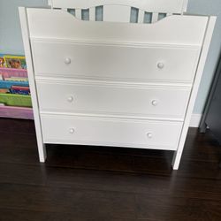 Davinci Jayden 3-Drawer Changing Table & Dresser