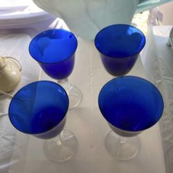 Set Of 4 Hand Blown Cobalt Blue Clear Stem Wine Water Goblets Glasses