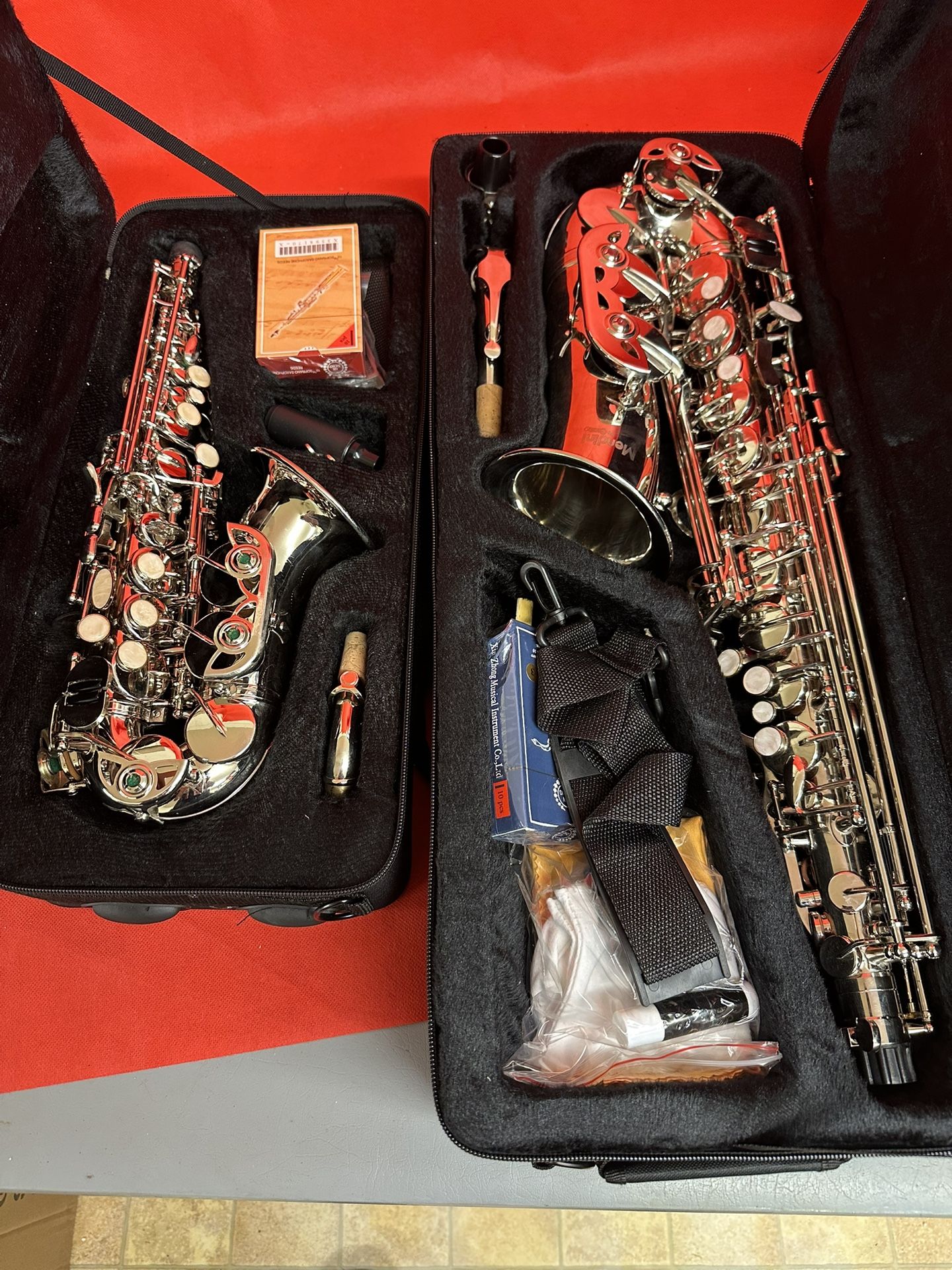 Nice Curved Soprano Saxophone With New Box Of Reeds $380 Firm