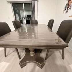 Dining Table Set – 6 Chairs – Excellent Condition – $550 (Charlotte, NC)