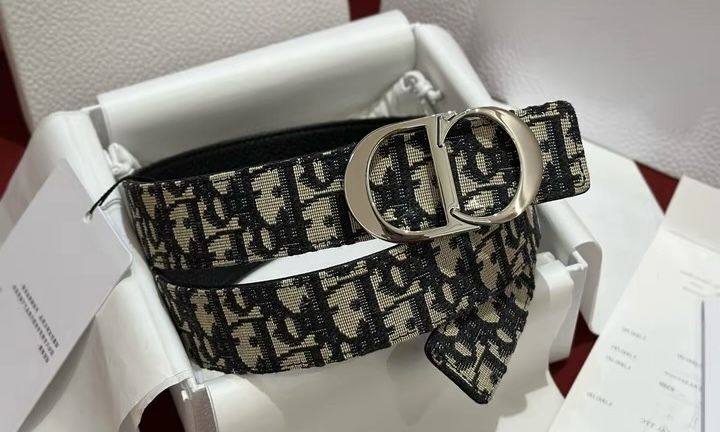 Vintage patterned belt