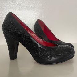 Re-mix black embossed leather pumps