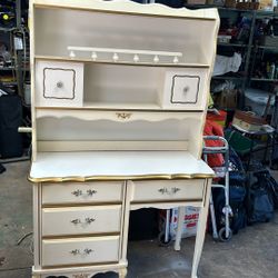 Desk/ Vanity/Drsser