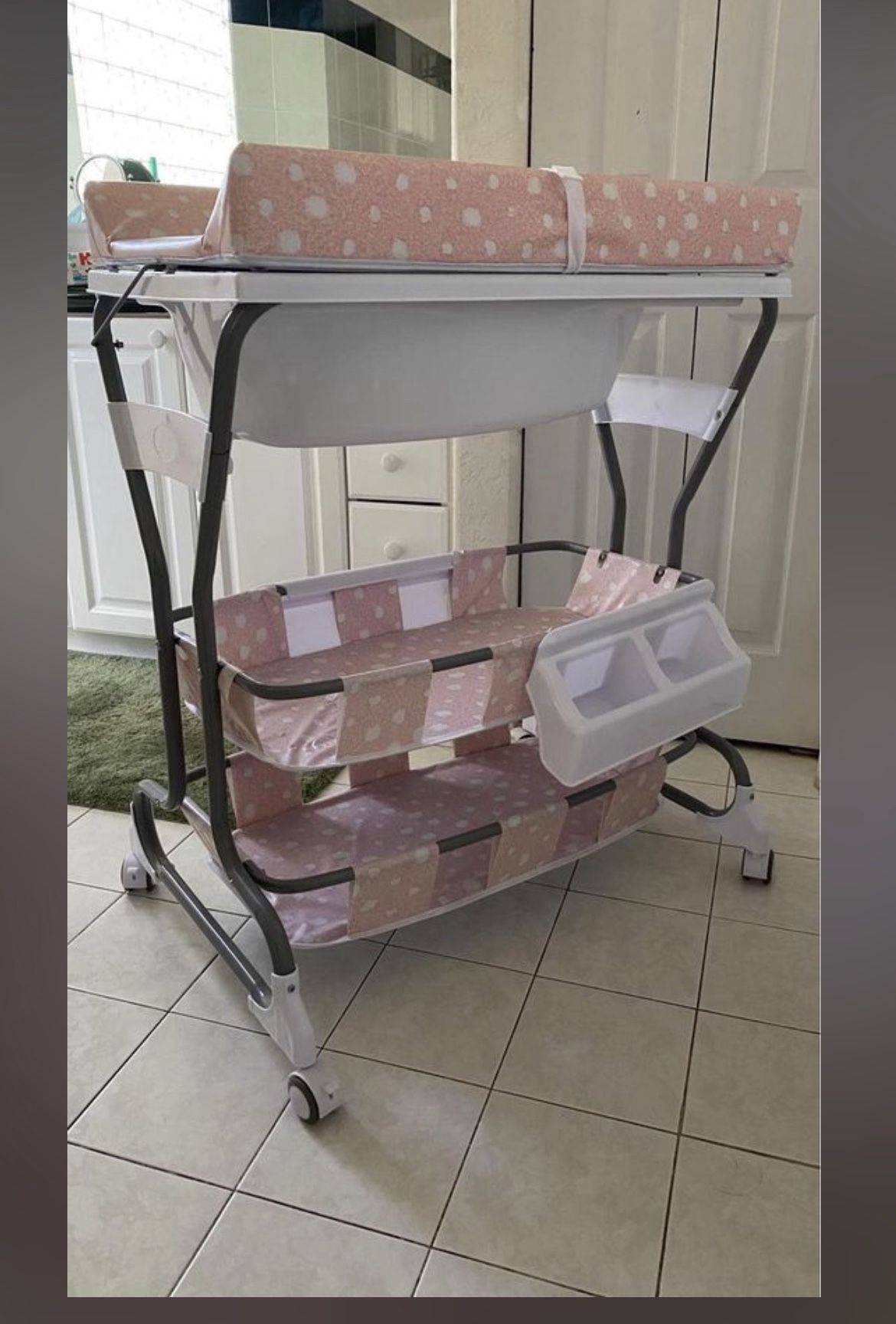 Baby bath/ bathinette