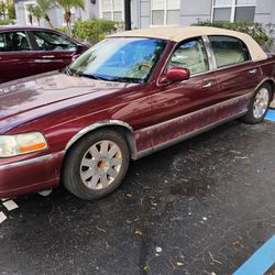 2004 Lincoln Town Car $2500 OBO 