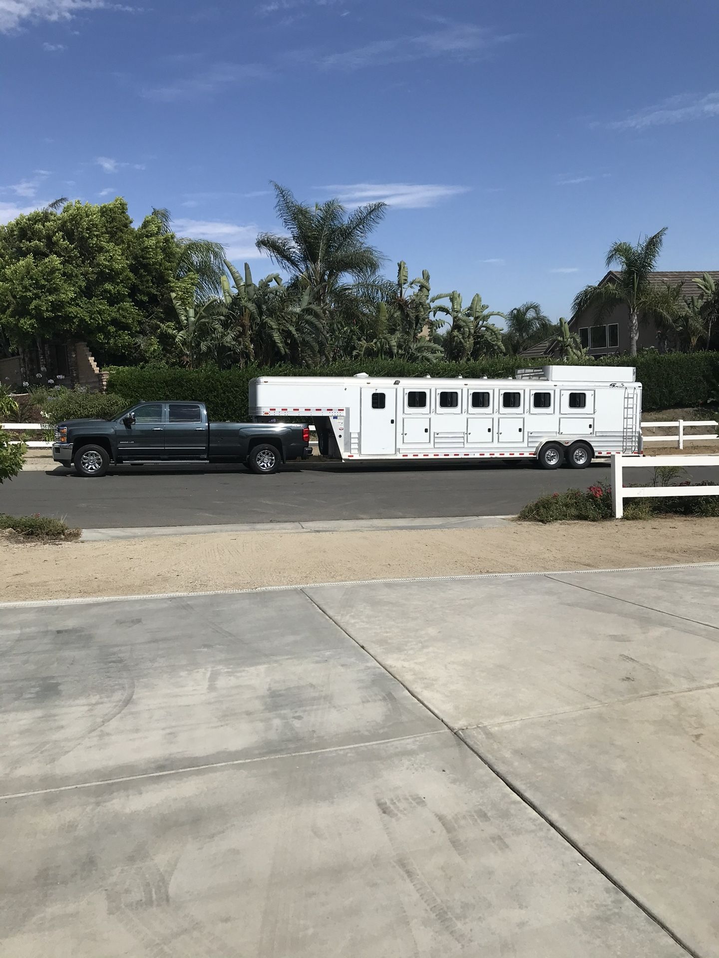 4 Star 6 Horse Trailer