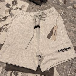 Essentials shorts light oatmeal size s